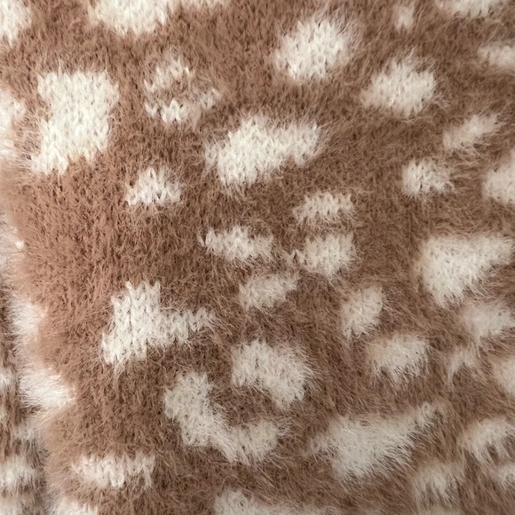 Cozy Girl Era Relaxed Abercrombie Fuzzy Leopard Knit Sweater XS - Picture 4 of 10